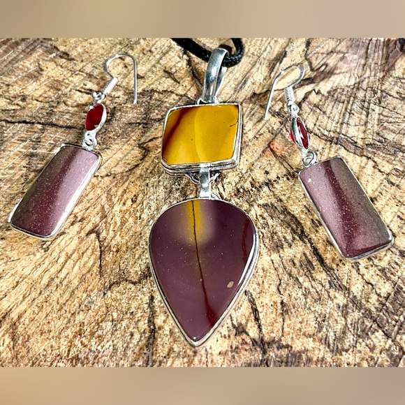 Mookaite Pendant & Earrings Set - Picture 5 of 9